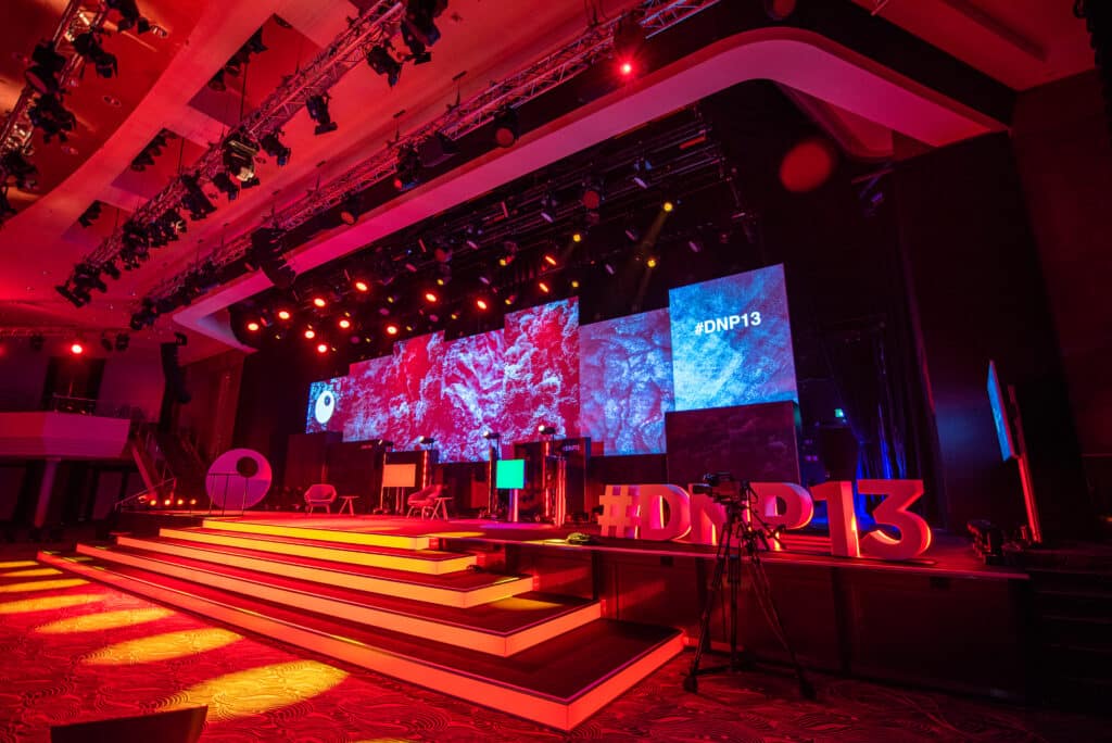 btl next | DNP Bühne | Kompetenz Setbau & Bühnenbau